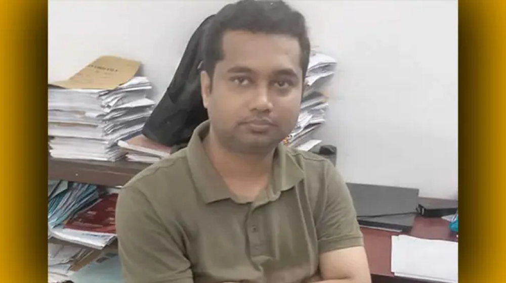 ভারত সীমান্তে ঢাকা দক্ষিণের সাবেক ছাত্রলীগ নেতা জুবায়ের গ্রেপ্তার ভারত সীমান্তে ঢাকা দক্ষিণের সাবেক ছাত্রলীগ নেতা জুবায়ের গ্রেপ্তার