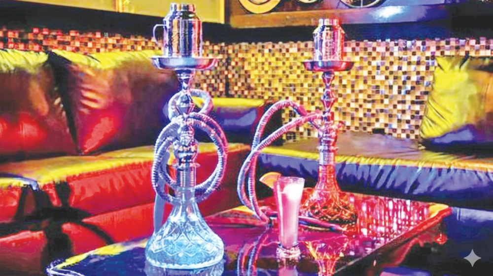 সময় বদলে দেদার চলছে রাজধানীর সিসা বার