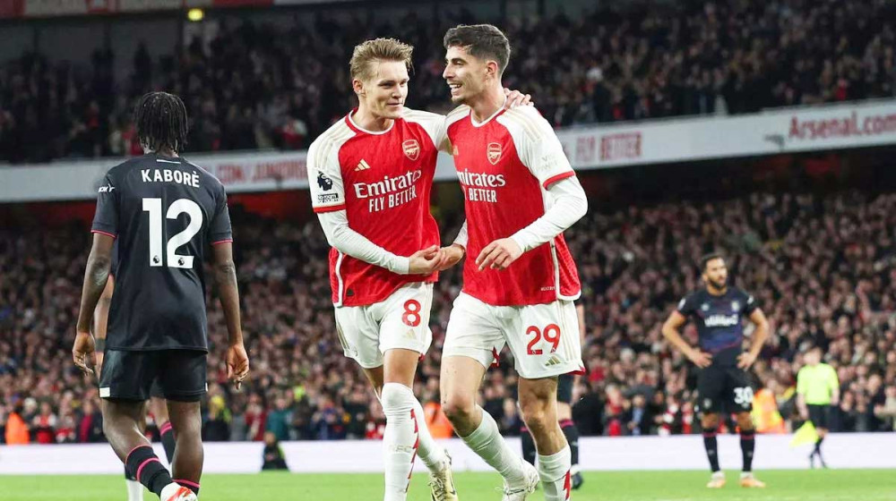 লিভারপুলকে টপকে শীর্ষে আর্সেনাল লিভারপুলকে টপকে শীর্ষে আর্সেনাল