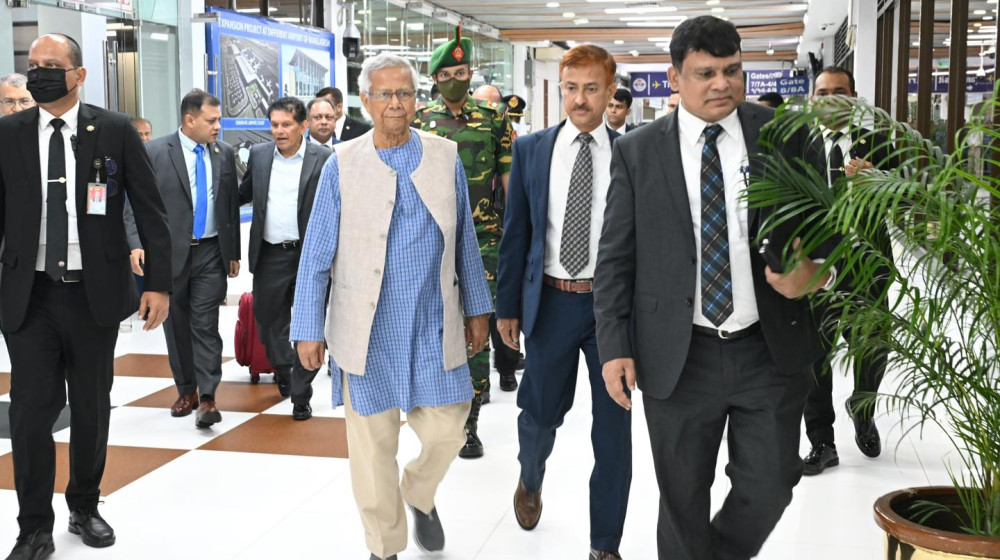 নিউইয়র্কের উদ্দেশে ঢাকা ত্যাগ করলেন প্রধান উপদেষ্টা