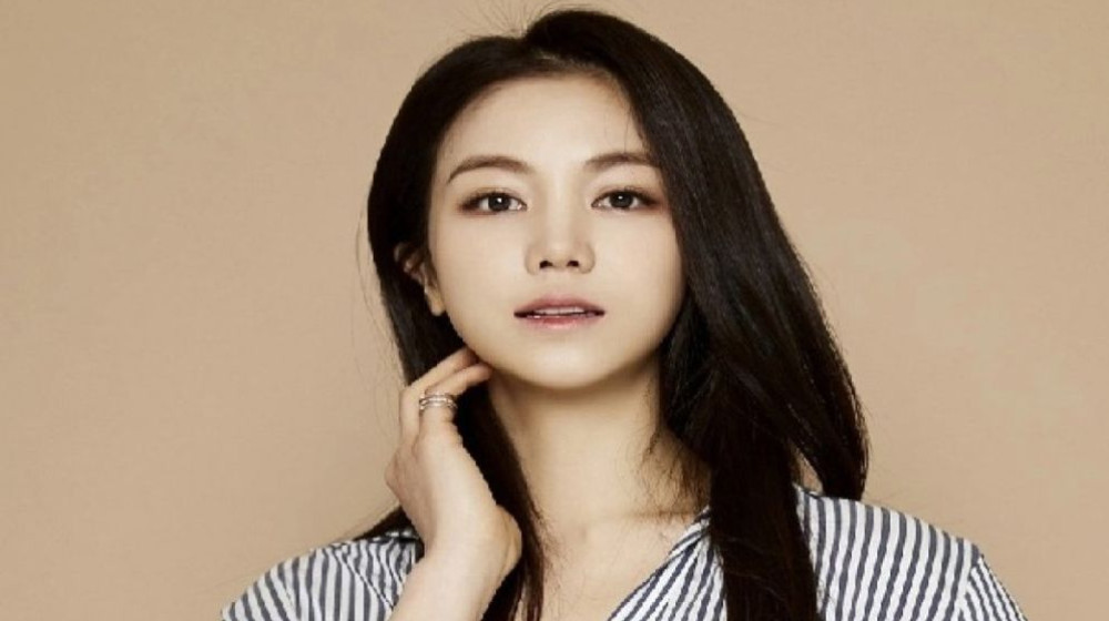 বিয়ে করলেন কোরিয়ান জনপ্রিয় অভিনেত্রী কিম, পাত্র কে? বিয়ে করলেন কোরিয়ান জনপ্রিয় অভিনেত্রী কিম, পাত্র কে?