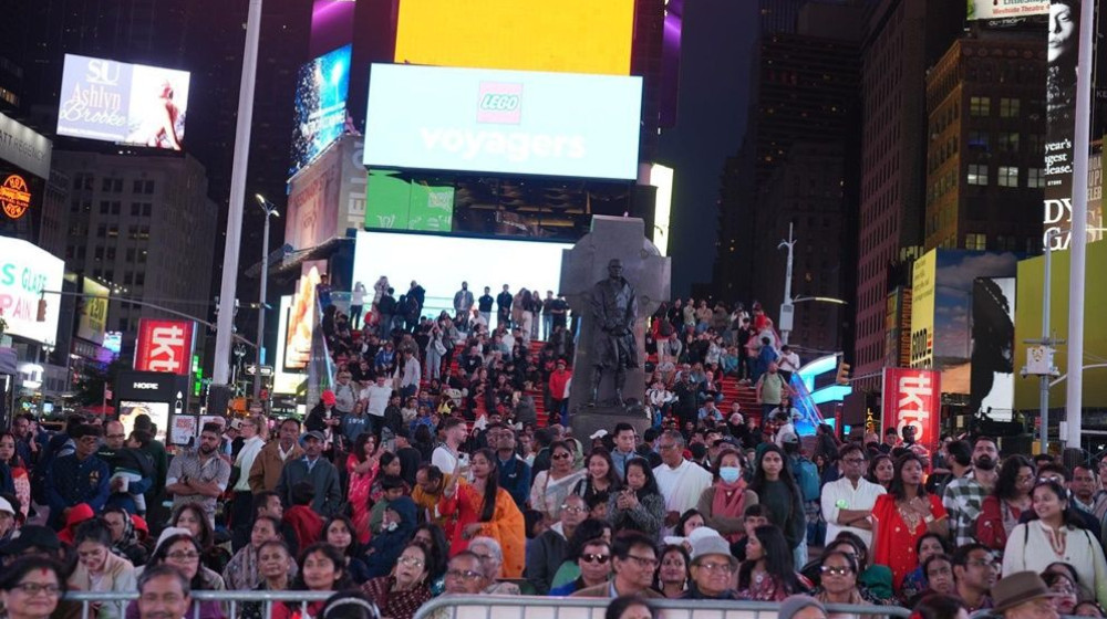 উৎসবের আবহে উদযাপিত হলো টাইমস স্কোয়ারের দুর্গাপূজা উৎসবের আবহে উদযাপিত হলো টাইমস স্কোয়ারের দুর্গাপূজা