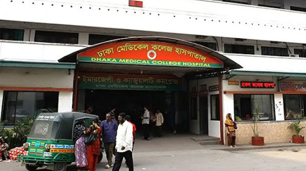 ডেমরায় ব্যাটারিচালিত রিকশার ধাক্কায় শিশুর মৃত্যু