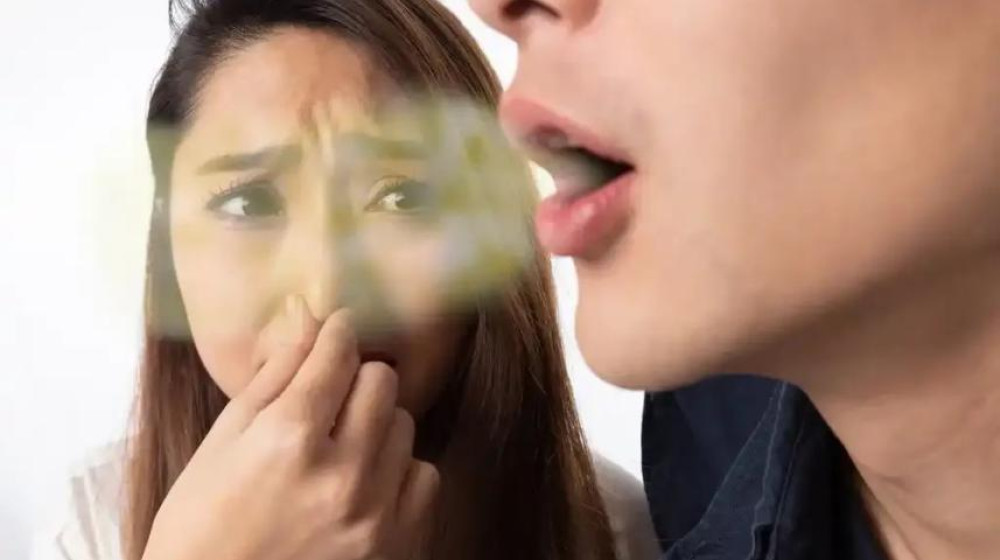 মুখের দুর্গন্ধের কারণ কী? অবহেলা নয়, জেনে নিন সম্ভাব্য কারণ ও প্রতিকারের উপায়