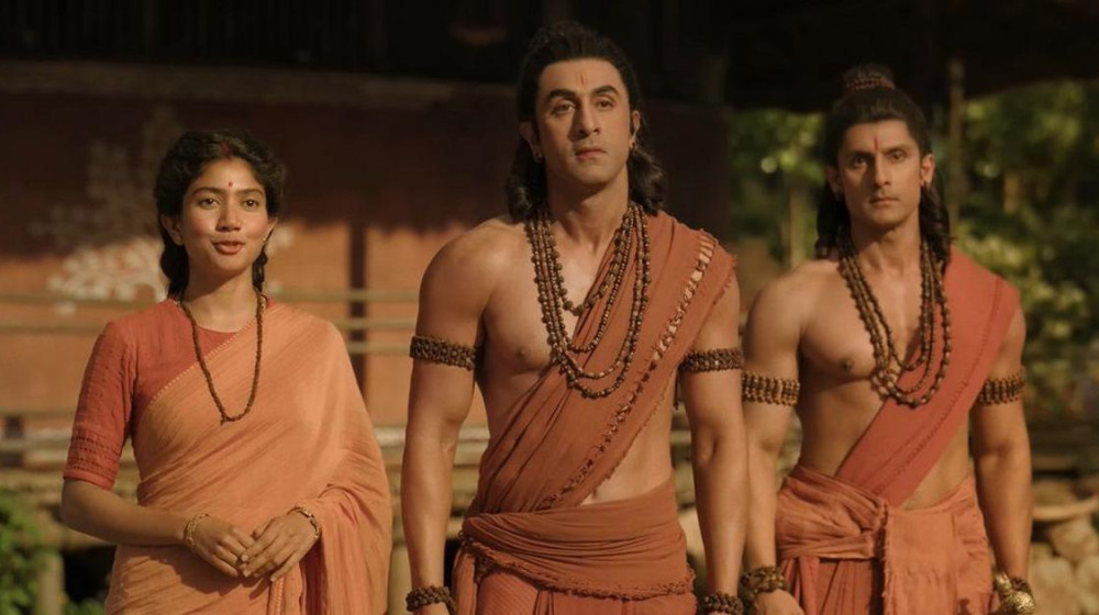 মুক্তির আগেই বিশ্ববাজারে ঝড় তুলছে রণবীরের ‘রামায়ণ’, চীনে ট্রেলার পেরোল ১০ লাখ ভিউ