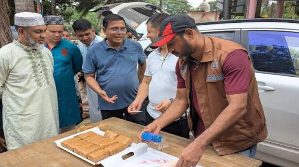 বান্দরবানে প্রাইভেটকার থেকে ২২,৫০০ ইয়াবা উদ্ধার, চালক গ্রেপ্তার