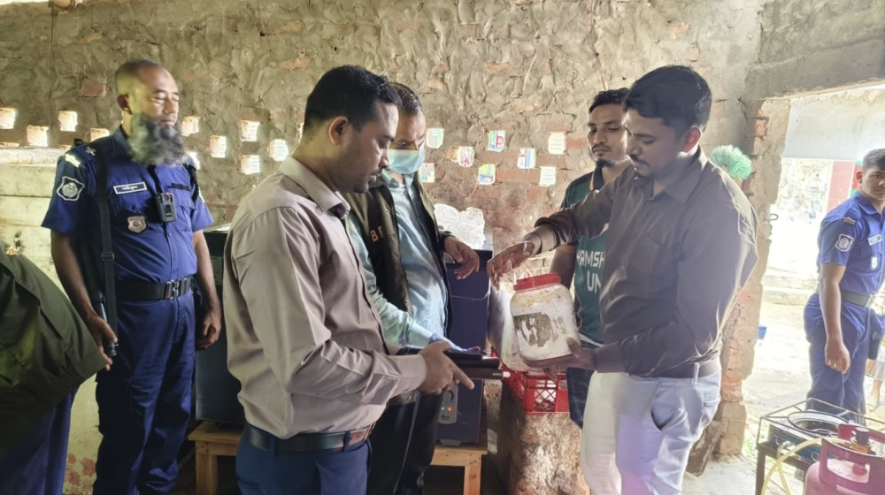কমলগঞ্জে দুই খাদ্য প্রতিষ্ঠানে ভ্রাম্যমাণ আদালতের অভিযান, দেড় লাখ টাকা জরিমানা
