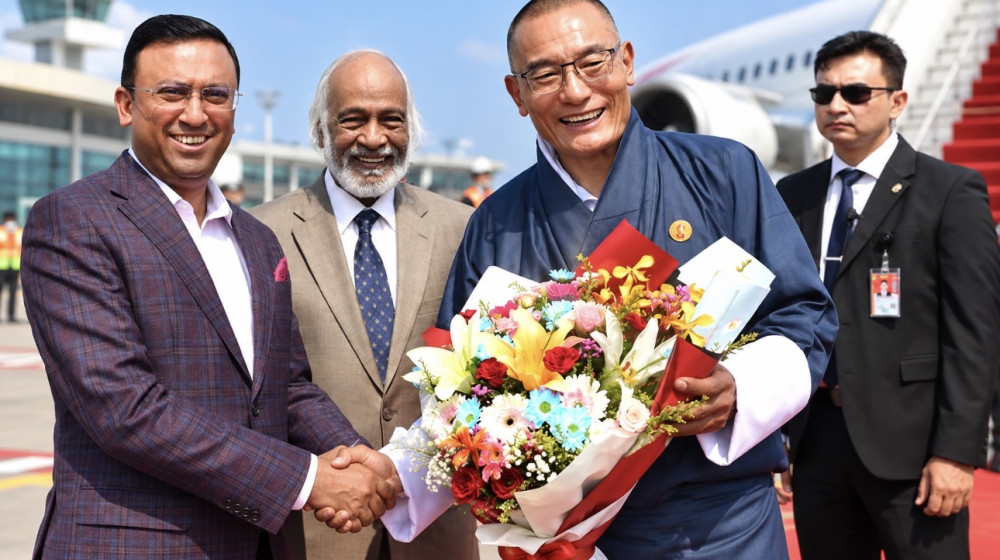 জার্মানি যাওয়ার পথে ঢাকায় ভুটানের প্রধানমন্ত্রী, আলোচনায় দ্বিপক্ষীয় সম্পর্ক ও সার্ক পুনরুজ্জীবন