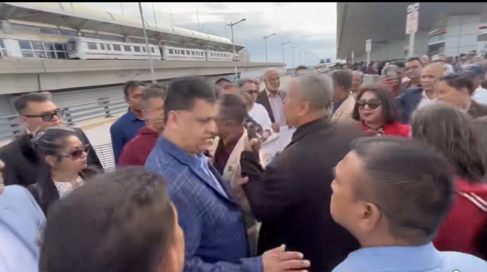 JFK বিমানবন্দরে বিএনপি নেতাকর্মীদের মধ্যে উত্তেজনা, পরিস্থিতি শান্ত করার চেষ্টা আনোয়ার হোসেন খোকনের