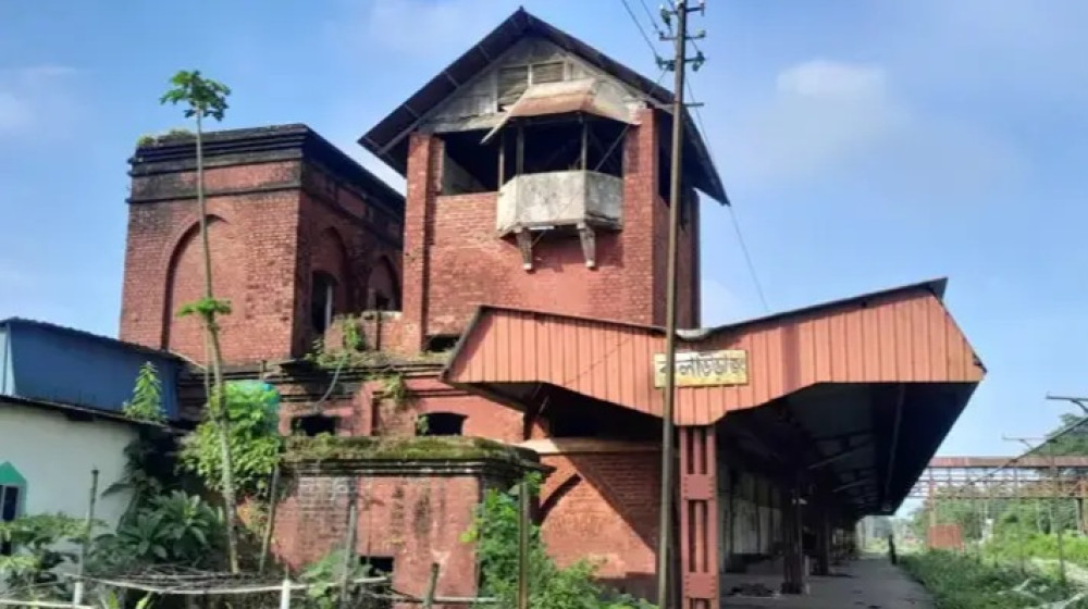 ব্রিটিশ আমলের কুলাউড়া জংশনের স্থাপনা ধ্বংসের মুখে