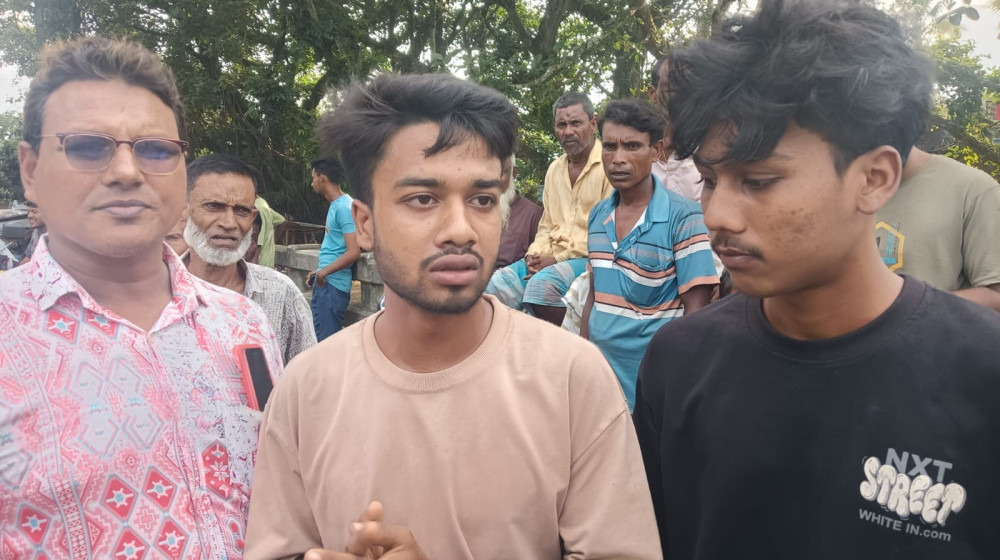 নওগাঁয় মিছিলের প্রস্তুতিকালে ছাত্রলীগ-আওয়ামী লীগের ১১নেতাকর্মী আটক