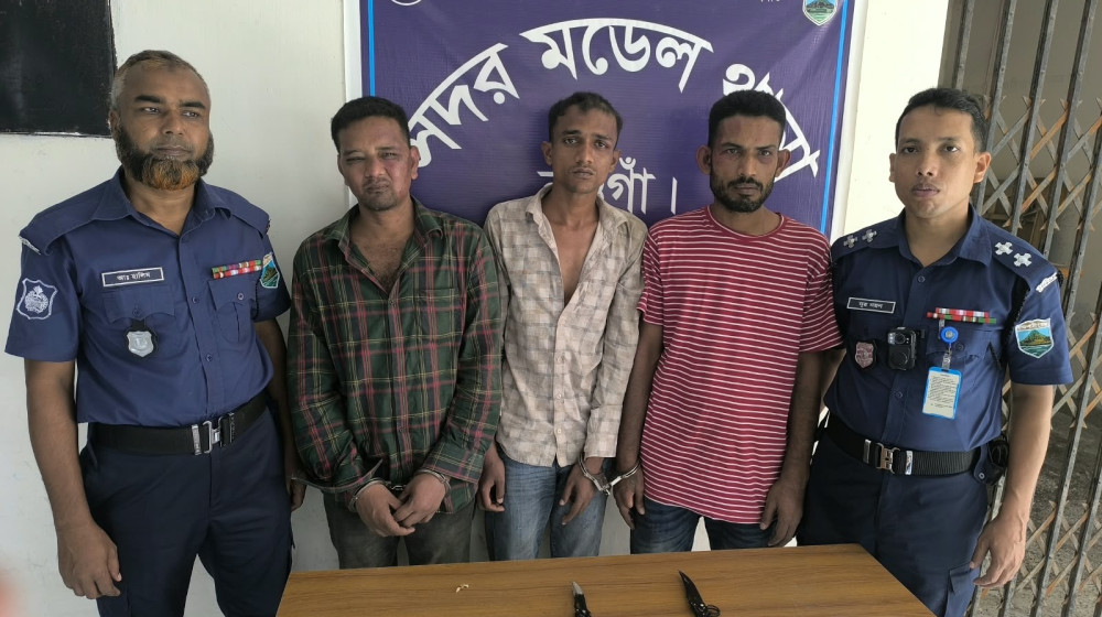 নারায়ণগঞ্জের অজ্ঞান পার্টির ৩সদস্য নওগাঁয়  ছিনতাইকালে গ্রেপ্তার