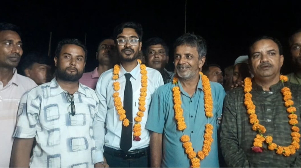 কুড়িগ্রামে জেলা আইনজীবী সহকারী মোহরার এিবার্ষিক নিবাচনে সভাপতি আব্দুল বাতেন, সাধারণ সম্পাদক আতিয়ার রহমান