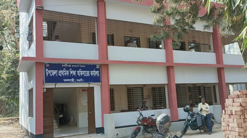 শিক্ষক বদলি: নীতিমালা একদিকে, বাস্তবতা অন্যদিকে