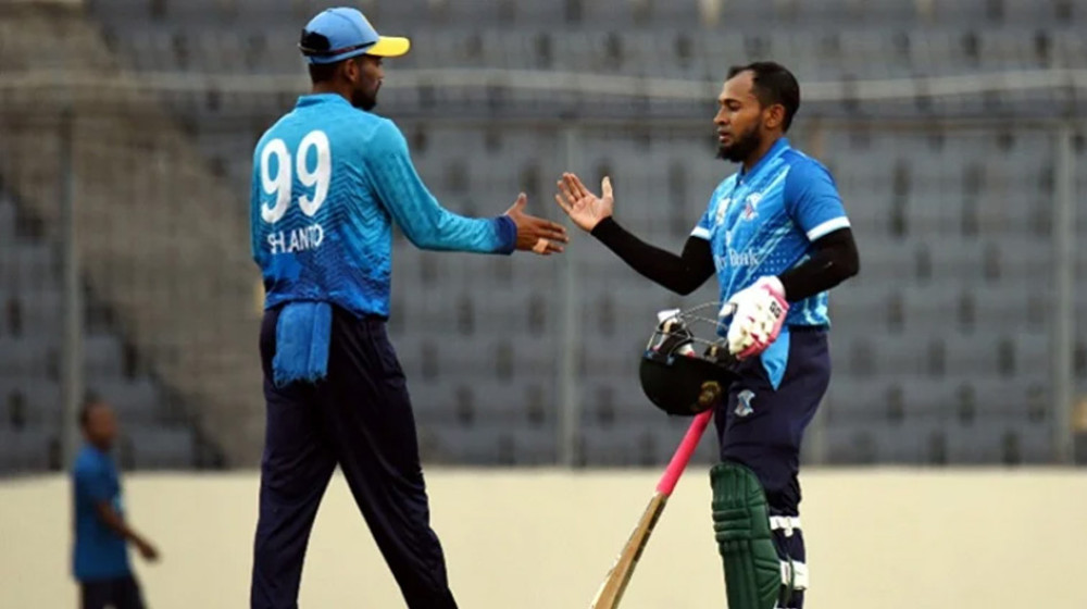 ডিপিএলে এক ম্যাচে তিন সেঞ্চুরি