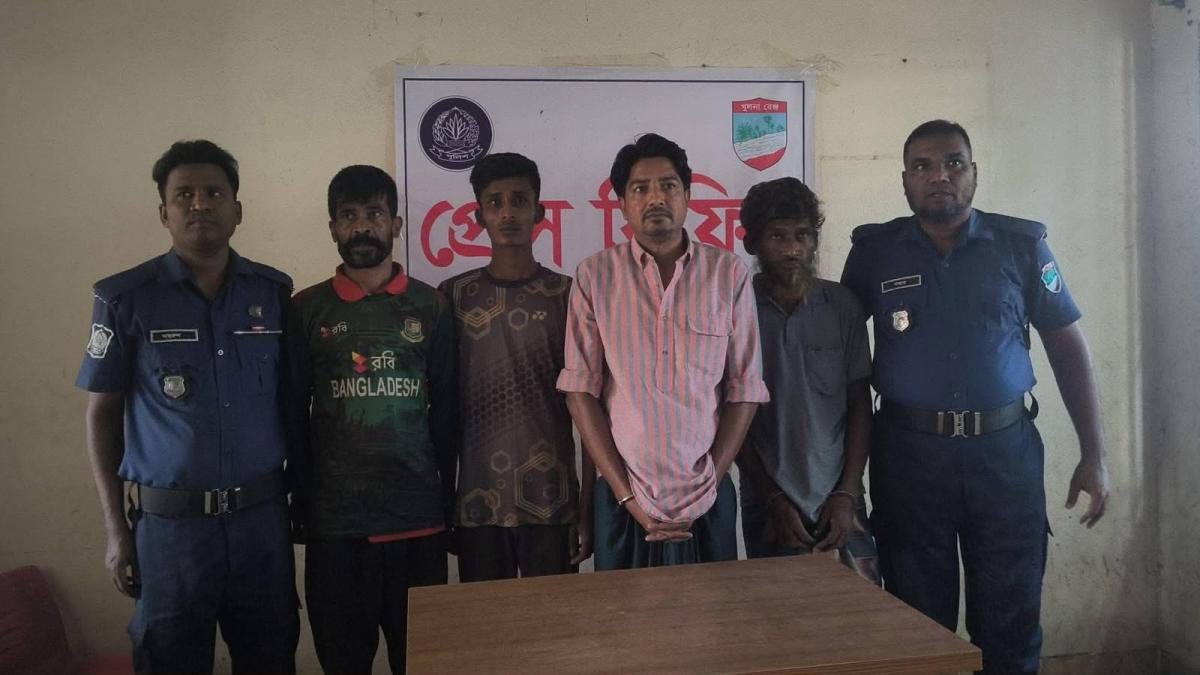 দৌলতপুরে পুলিশের পৃথক অভিযান,সাজাপ্রাপ্ত আসামি ও মাদকসহ গ্রেপ্তার ৬ ,গাঁজার গাছ উদ্ধার।