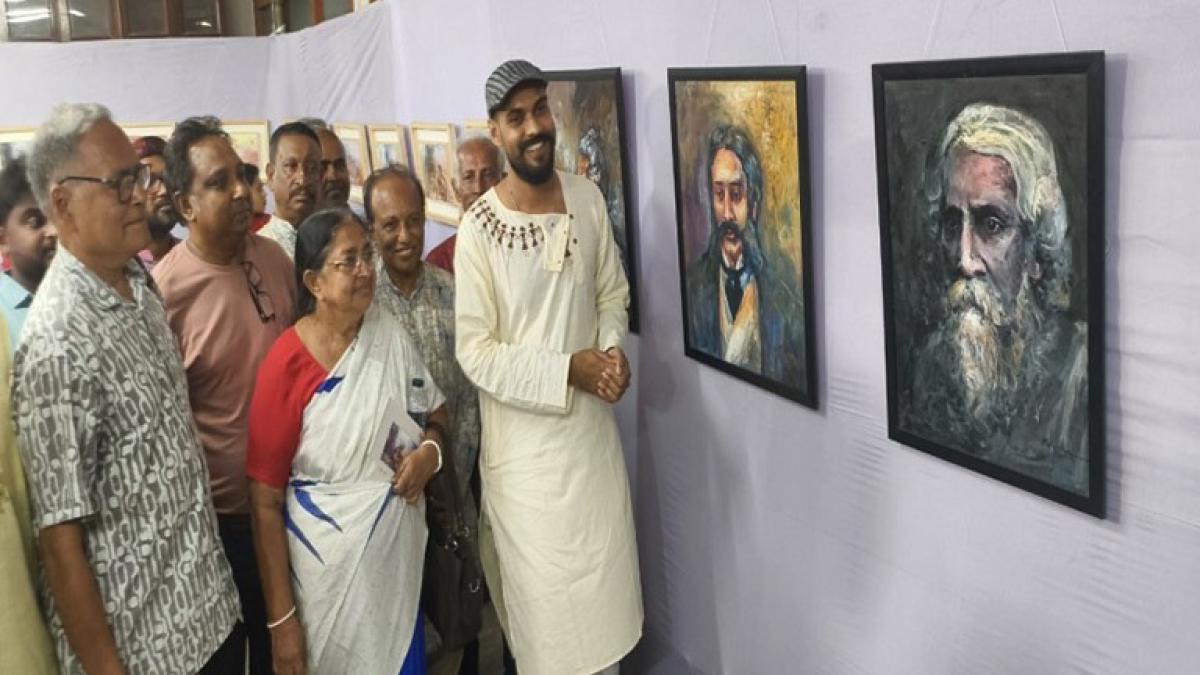 চিত্রশিল্পী মুরারি মুরলী মোহনের প্রদর্শনীতে ‘শ্রমজীবী মানুষের বন্দনা’