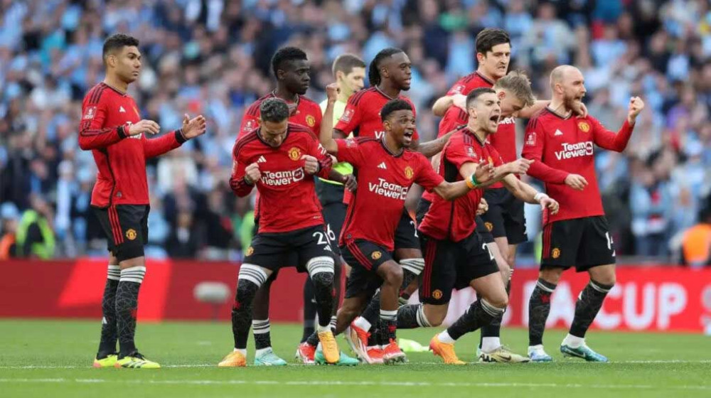 টাইব্রেকারে জিতে ফাইনালে ম্যান ইউনাইটেড