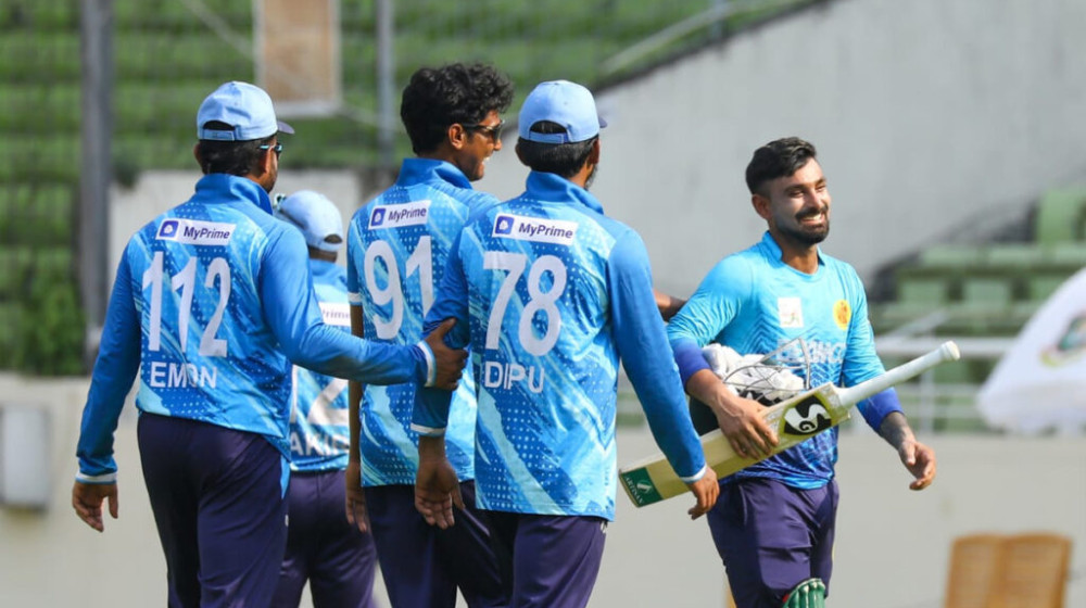 তামিমদের হেসেখেলে হারালো অপ্রতিরোধ্য আবাহনী তামিমদের হেসেখেলে হারালো অপ্রতিরোধ্য আবাহনী