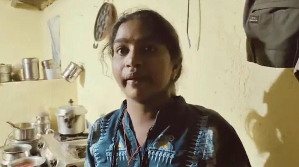 ভারতে প্রতিবন্ধী সন্তানকে কুমিরের মুখে ফেলে দিলেন মা ভারতে প্রতিবন্ধী সন্তানকে কুমিরের মুখে ফেলে দিলেন মা