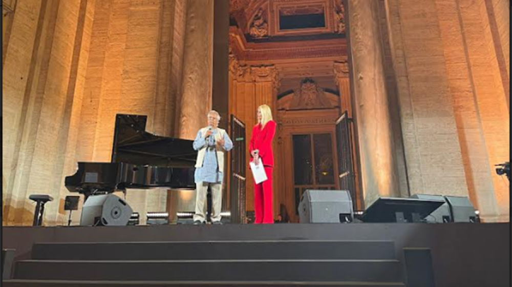 ভ্যাটিকান সিটিতে পোপের আমন্ত্রণে মানব ভ্রাতৃত্ব বিষয়ক বিশ্ব সম্মেলনে ড. ইউনূস