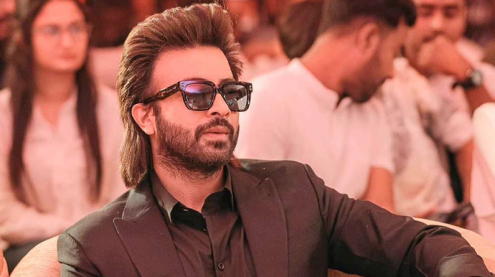 বুর্জ খলিফায় শাকিবের ‘রাজকুমার’ সিনেমার ট্রেলার বুর্জ খলিফায় শাকিবের ‘রাজকুমার’ সিনেমার ট্রেলার