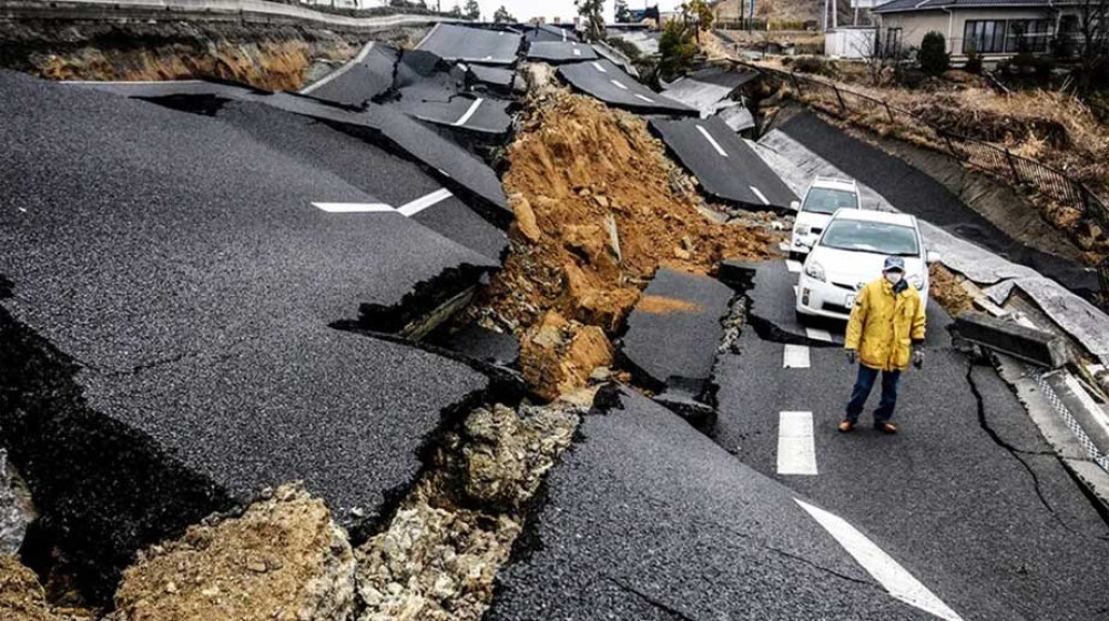 শক্তিশালী ভূমিকম্পে কেঁপে উঠল মেক্সিকো শক্তিশালী ভূমিকম্পে কেঁপে উঠল মেক্সিকো