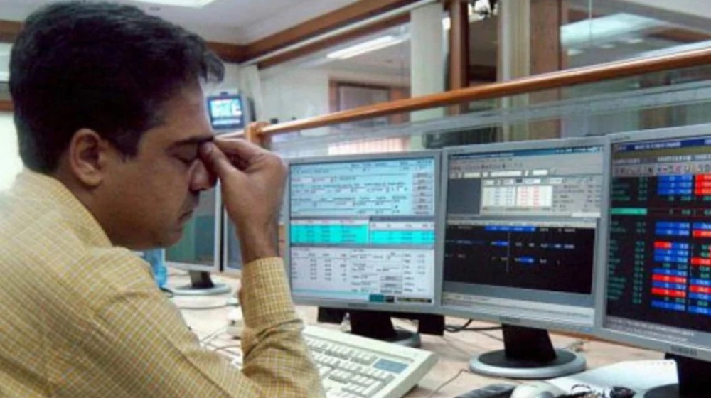 পুঁজিবাজারের উন্নয়নে প্রধানমন্ত্রীর হস্তক্ষেপ চান বিনিয়োগকারীরা