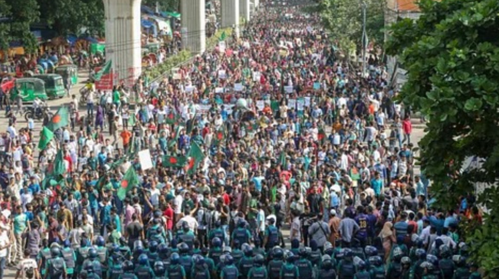 বৈষম্যবিরোধী ছাত্র আন্দোলন রাজনৈতিক দল গঠনের বিষয়ে সিদ্ধান্ত নেবে ‘পরিস্থিতি অনুযায়ী’ বৈষম্যবিরোধী ছাত্র আন্দোলন রাজনৈতিক দল গঠনের বিষয়ে সিদ্ধান্ত নেবে ‘পরিস্থিতি অনুযায়ী’