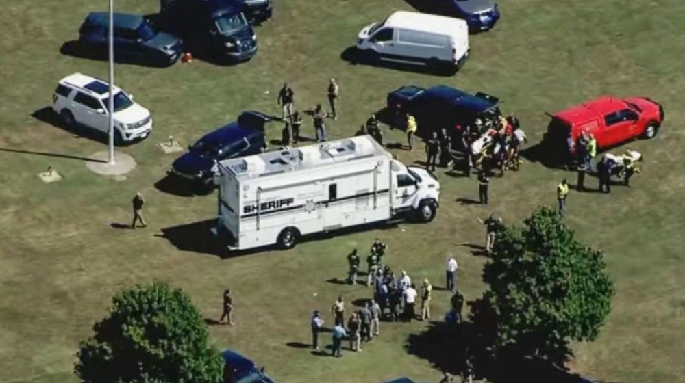 মার্কিন যুক্তরাষ্ট্রে স্কুলে বন্দুকধারীর গুলিতে নিহত ৪, আহত ৯ মার্কিন যুক্তরাষ্ট্রে স্কুলে বন্দুকধারীর গুলিতে নিহত ৪, আহত ৯